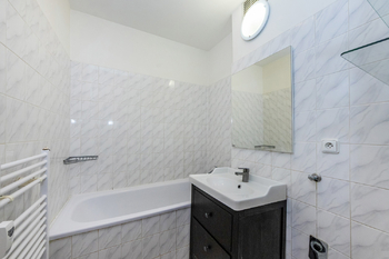 Pronájem bytu 2+kk v osobním vlastnictví 52 m², Praha 8 - Troja