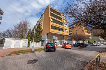 Pronájem bytu 2+kk v osobním vlastnictví 52 m², Praha 8 - Troja