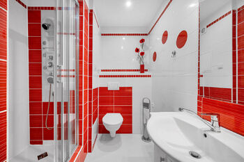 Byt 1+kk Podskalské nábřeží 1352, Kolín - koupelna - Pronájem bytu 1+kk v osobním vlastnictví 32 m², Kolín