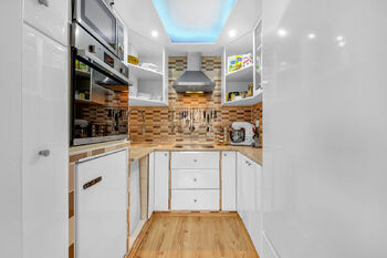 Byt 1+kk Podskalské nábřeží 1352, Kolín - kuchyňský kout - Pronájem bytu 1+kk v osobním vlastnictví 32 m², Kolín