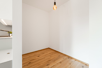 Prostor pro spaní / kancelář / šatnu - Pronájem bytu 1+kk v osobním vlastnictví 35 m², Praha 4 - Nusle