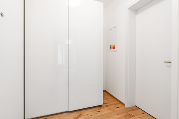 Úložné prostory - Pronájem bytu 1+kk v osobním vlastnictví 35 m², Praha 4 - Nusle