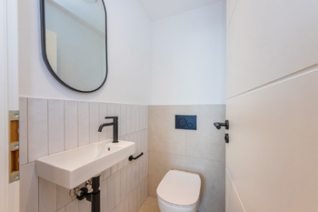 Samostatné WC - Prodej bytu 4+kk v osobním vlastnictví 83 m², Praha 5 - Stodůlky