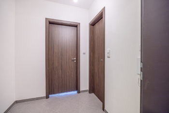 Předsíň - Prodej bytu 1+kk v družstevním vlastnictví 41 m², Praha 6 - Ruzyně