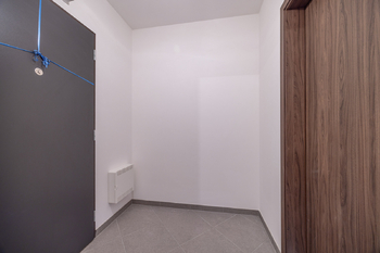 Předsíň - Prodej bytu 1+kk v družstevním vlastnictví 41 m², Praha 6 - Ruzyně