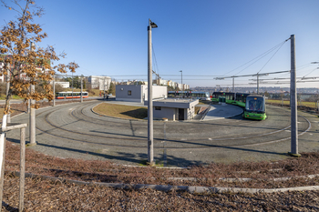 Tramvajová zastávka v sousedství - Prodej bytu 1+kk v družstevním vlastnictví 41 m², Praha 6 - Ruzyně