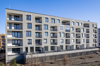 Pohled na dům - Prodej bytu 1+kk v družstevním vlastnictví 41 m², Praha 6 - Ruzyně