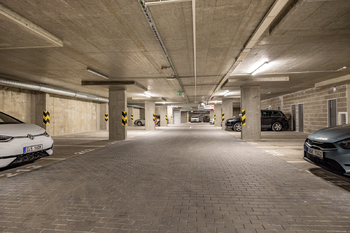 Garážové stání v podzemní garáži - Prodej bytu 1+kk v družstevním vlastnictví 41 m², Praha 6 - Ruzyně