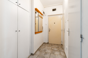 Prodej bytu 2+1 v osobním vlastnictví 49 m², Praha 4 - Michle