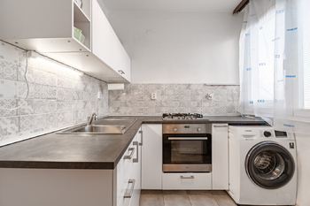 Prodej bytu 2+1 v osobním vlastnictví 49 m², Praha 4 - Michle