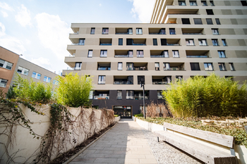 VCHOD DO DOMU PECHMANOVÝCH - Pronájem bytu 3+kk v osobním vlastnictví 147 m², Praha 9 - Vysočany