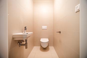 SAMOSTATNÉ WC - Pronájem bytu 3+kk v osobním vlastnictví 147 m², Praha 9 - Vysočany