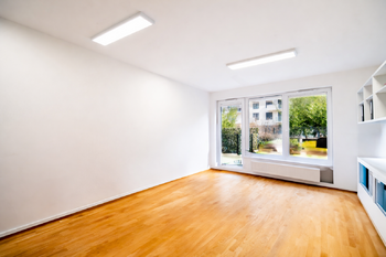 OBÝVACÍ POKOJ - VSTUP NA TERASU - Pronájem bytu 3+kk v osobním vlastnictví 147 m², Praha 9 - Vysočany