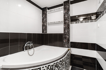 Rohová vana - Prodej bytu 4+1 v družstevním vlastnictví 79 m², Litvínov