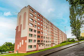 Pohled na dům - Prodej bytu 4+1 v družstevním vlastnictví 79 m², Litvínov