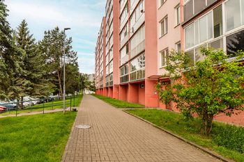 Vstup do domu - Prodej bytu 4+1 v družstevním vlastnictví 79 m², Litvínov