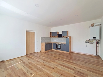 Byt 2+kk, Masarykovo náměstí, Police nad Metují - kuchyň - Pronájem bytu 2+kk v osobním vlastnictví 61 m², Police nad Metují 