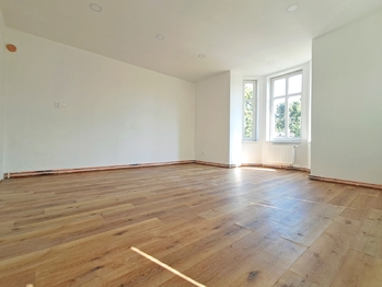 Byt 2+kk, Masarykovo náměstí, Police nad Metují - pokoj - Pronájem bytu 2+kk v osobním vlastnictví 61 m², Police nad Metují