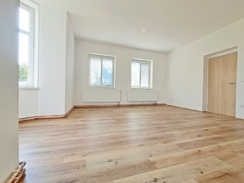 Byt 2+kk, Masarykovo náměstí, Police nad Metují - pokoj - Pronájem bytu 2+kk v osobním vlastnictví 61 m², Police nad Metují