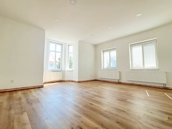 Byt 2+kk, Masarykovo náměstí, Police nad Metují - pokoj - Pronájem bytu 2+kk v osobním vlastnictví 61 m², Police nad Metují