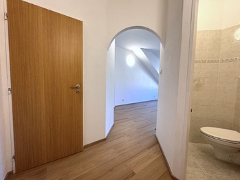 Pronájem bytu 1+kk v osobním vlastnictví 27 m², Praha 8 - Libeň
