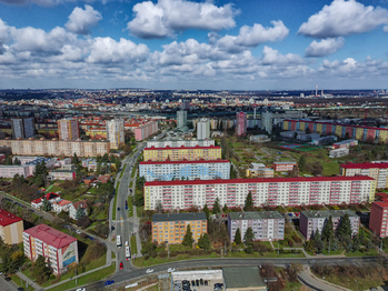 Letecký pohled - Prodej bytu 3+1 v osobním vlastnictví 72 m², Praha 10 - Záběhlice