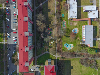 Letecký pohled - Prodej bytu 3+1 v osobním vlastnictví 72 m², Praha 10 - Záběhlice