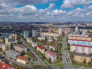 Letecký pohled - Prodej bytu 3+1 v osobním vlastnictví 72 m², Praha 10 - Záběhlice
