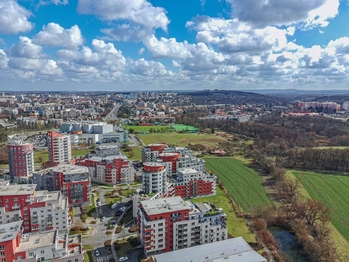 Letecký pohled: Vivo Hostivař - Prodej bytu 3+1 v osobním vlastnictví 72 m², Praha 10 - Záběhlice