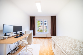 SAMOSTATNÁ KANCELÁŘ - Pronájem kancelářských prostor 91 m², Praha 9 - Vysočany