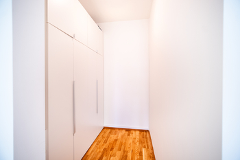 ŠATNA - SKLAD - Pronájem kancelářských prostor 91 m², Praha 9 - Vysočany