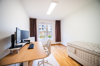 SAMOSTATNÁ KANCELÁŘ - Pronájem kancelářských prostor 91 m², Praha 9 - Vysočany