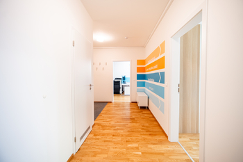 VSTUPNÍ HALA / RECEPCE - Pronájem kancelářských prostor 91 m², Praha 9 - Vysočany