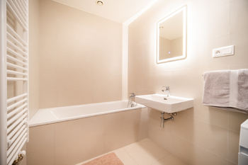 KOUPELNA  - Pronájem kancelářských prostor 91 m², Praha 9 - Vysočany