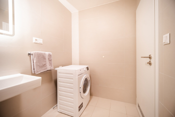 KOUPELNA  - Pronájem kancelářských prostor 91 m², Praha 9 - Vysočany