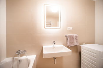 KOUPELNA  - Pronájem kancelářských prostor 91 m², Praha 9 - Vysočany