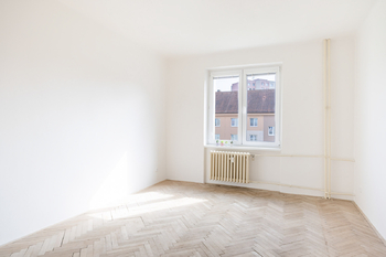 Pokoj - Prodej bytu 3+1 v osobním vlastnictví 73 m², Mělník