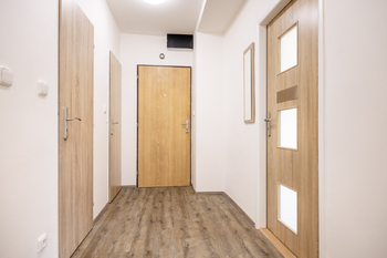 Předsíň - Prodej bytu 3+1 v osobním vlastnictví 73 m², Mělník