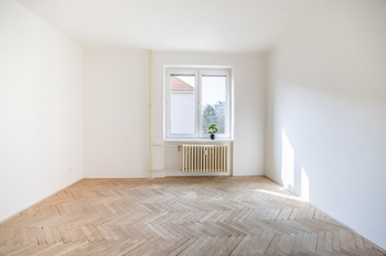 Pokoj - Prodej bytu 3+1 v osobním vlastnictví 73 m², Mělník