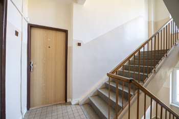 Chodba a vstup do bytu - Prodej bytu 3+1 v osobním vlastnictví 73 m², Mělník