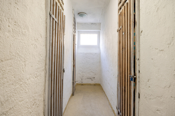 Sklepní kóje - Prodej bytu 3+1 v osobním vlastnictví 73 m², Mělník