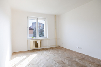 Pokoj - Prodej bytu 3+1 v osobním vlastnictví 73 m², Mělník