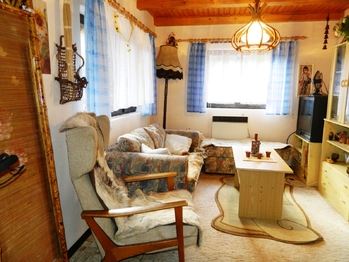 Krásný pokoj s nábytkem na míru, vytápěný elektrickými přimotopy. - Prodej chaty / chalupy 76 m², Cheb