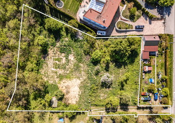 Prodej pozemku 3223 m², Husinec