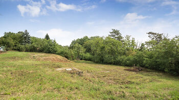 Prodej pozemku 3223 m², Husinec