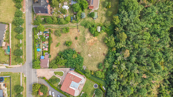Prodej pozemku 3223 m², Husinec