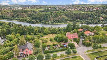 Prodej pozemku 3223 m², Husinec