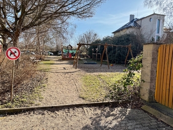 Dětské hřiště za domem - Pronájem bytu 3+kk v osobním vlastnictví 70 m², Říčany