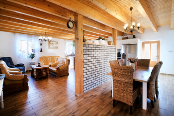 Denisa Myslivcová / 604 191 744  - Prodej domu 253 m², Pustějov