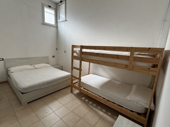 Ložnice - Prodej bytu 2+kk v osobním vlastnictví 57 m², Silvi